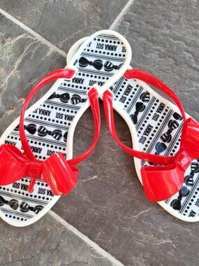 Size 7 Anna Sui Rubber Jelly Flip Flops with Red Bow
